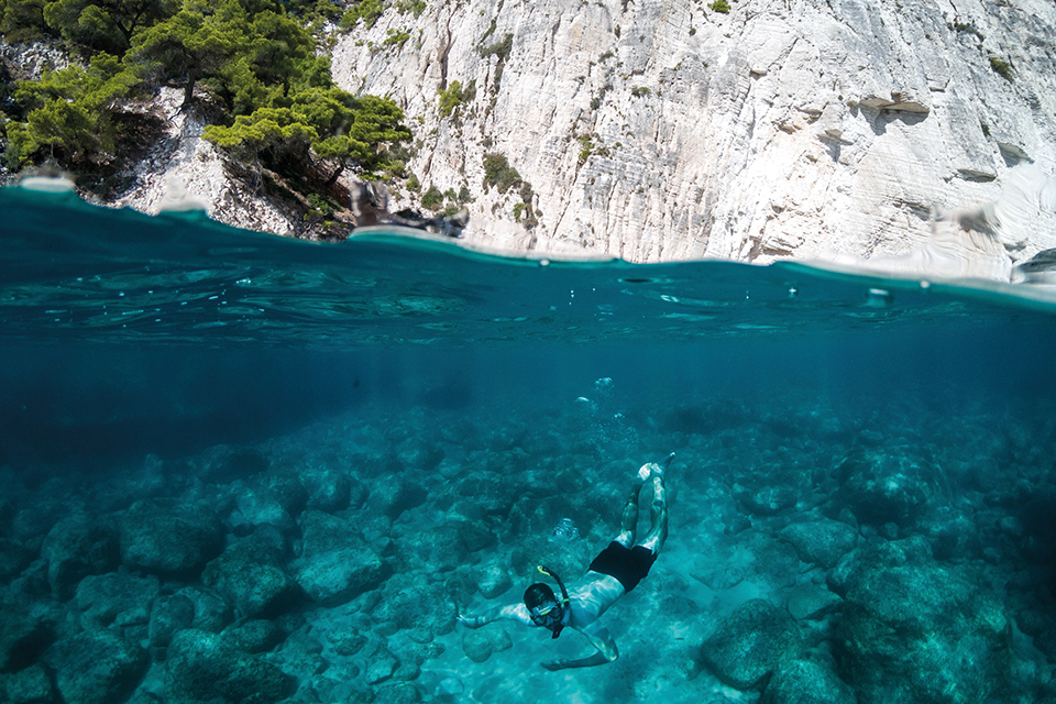 Immersione subacquea nelle baie ©AdobeStock Weixx